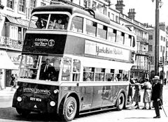 Trolley-Bus-just-past-the-bottom-of-London-Road-St-Leonards.-1952.